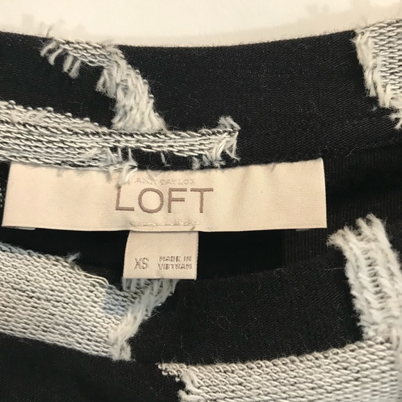 Loft Blouse Black White Floral top short sleeve Women’s XS - Picture 4 of 4